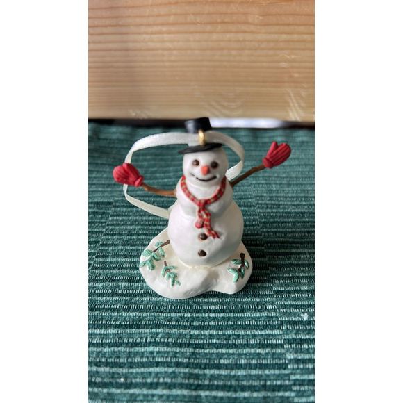 2 Thomas Kinkade 2001 Mini Xmas Ornaments Snowman and Xmas Lamp post with cat - Picture 6 of 8
